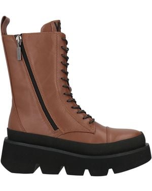 Emanuélle Vee Ankle Boots - Brown