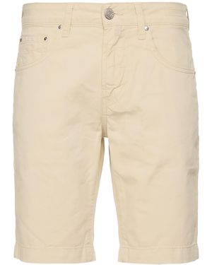 Jacob Cohen Shorts & Bermuda Shorts - Natural