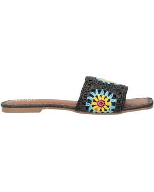 Ovyè Sandals - White