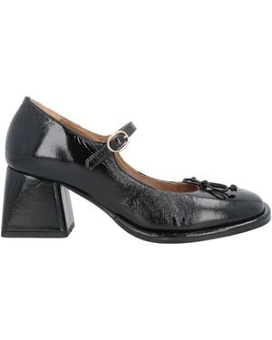 Emanuélle Vee Pumps - Black