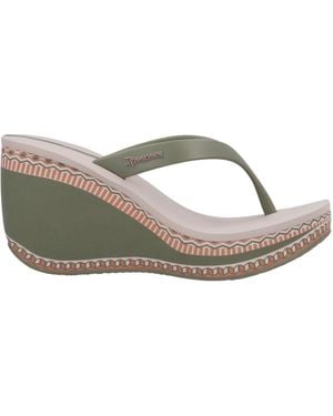 Ipanema Lipstick Thong Vi Flip Flops / Sandals (shoes) - Green