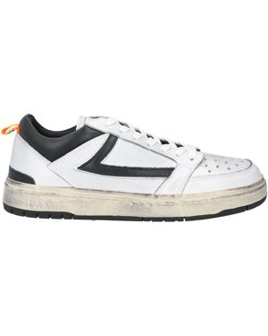HTC Trainers - White