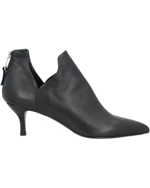 Strategia Ankle Boots - Black