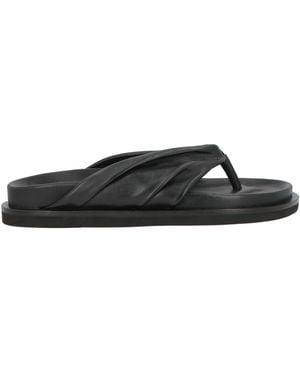 MAX&Co. Thong Sandal - Black