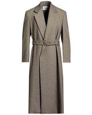 Low Classic Coats - Brown
