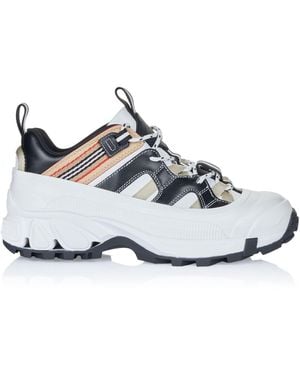 Burberry Sneaker Low fur Damen Online Schlussverkauf Bis zu 48 Rabatt Lyst DE
