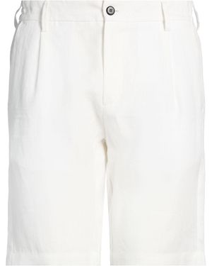 Eleventy Shorts & Bermuda Shorts - White