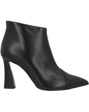 Nila & Nila Ankle Boots - Black