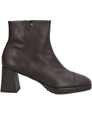Brunate Ankle Boots - Brown