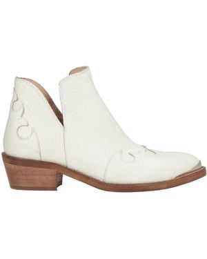 Chiarini Bologna Ivory Ankle Boots Leather - White