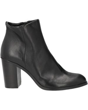 Niche Ankle Boots - Black