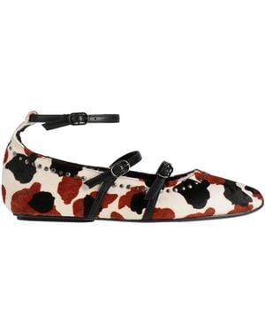 Ovyè Ballet Flats - White