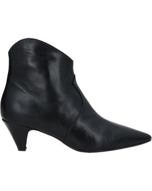 Anna F. Ankle Boots - Black
