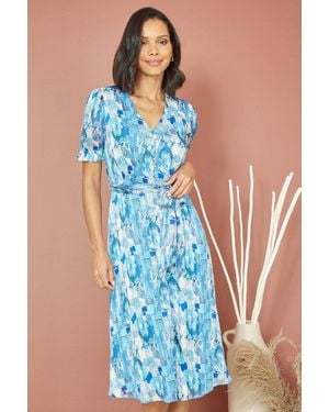 Mela Abstract Print Tea Dress With Pleats And Front Split - Blue