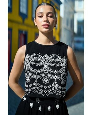 Yumi' Embroidered Crop Top - Black