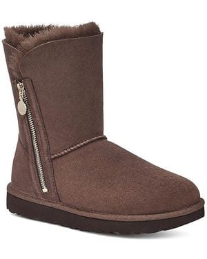 UGG Bailey Zip Short Shoes 6 B - Brown