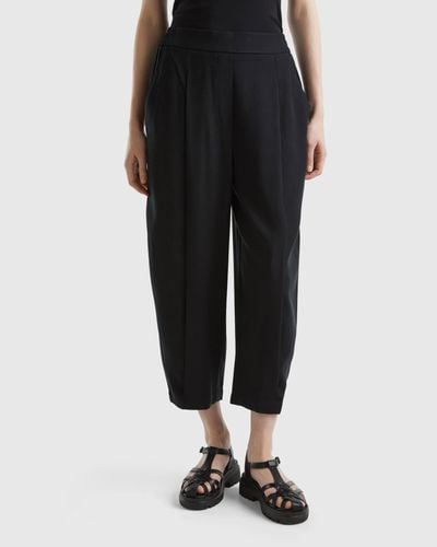 Benetton Cropped Trousers With Pleats - Black