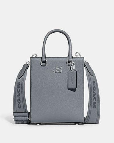 COACH Tote 16 With Signature Canvas Detail - Grey