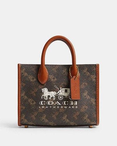 COACH Ace Tote 17 mit "Horse and Carriage"-Print - Schwarz