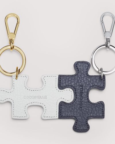 Coccinelle Schlüsselanhänger aus Leder und Metall Puzzle - Blau