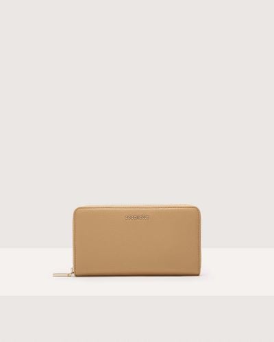Coccinelle Große Brieftasche aus genarbtem Leder mit umlaufendem Reißverschluss Metallic Soft - Natur