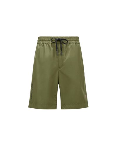 3 MONCLER GRENOBLE Gore-tex Shorts - Green