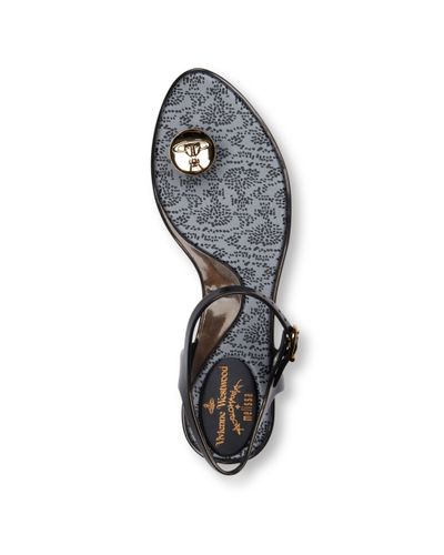 button toe post sandals