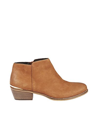 greece cognac leather steve madden