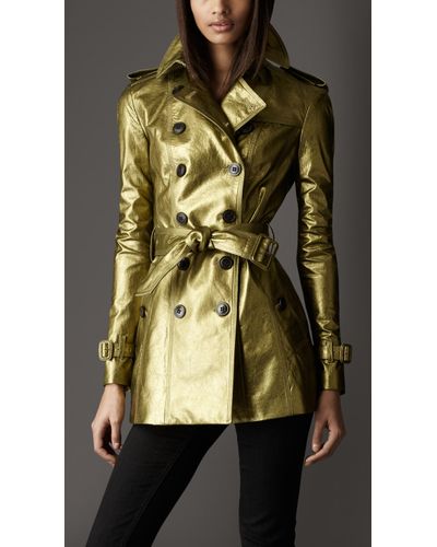 Burberry Short Metallic Leather Trench Coat in Green - Lyst