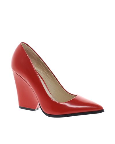 red block court heels