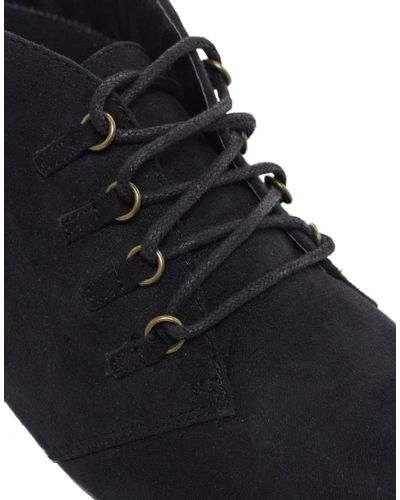 flat ankle boots with laces