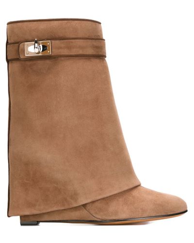 shark lock boots