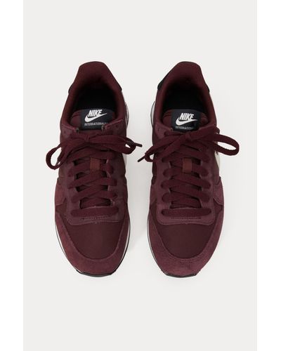nike internationalist burgundy