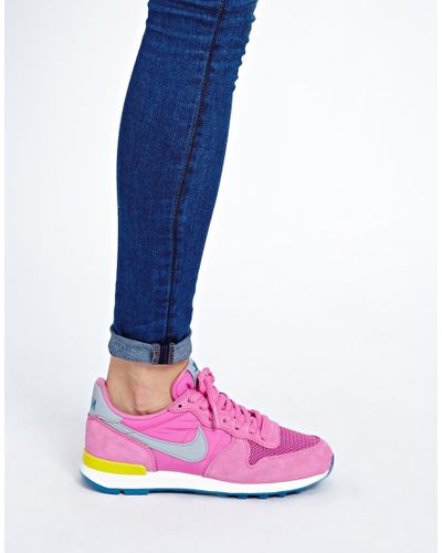 nike internationalist women pink