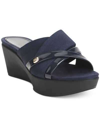 navy bandolino sandals