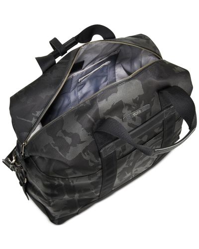 tumi small duffel