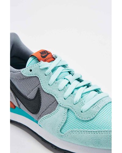 nike internationalist mint