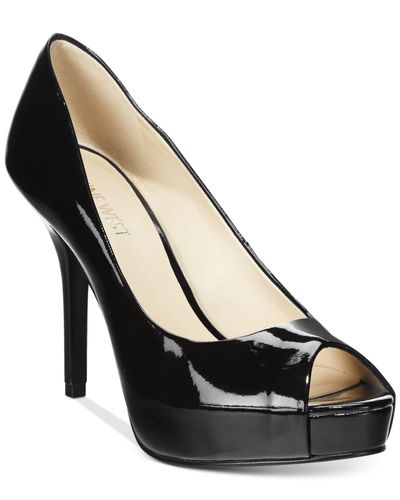 nine west black pumps