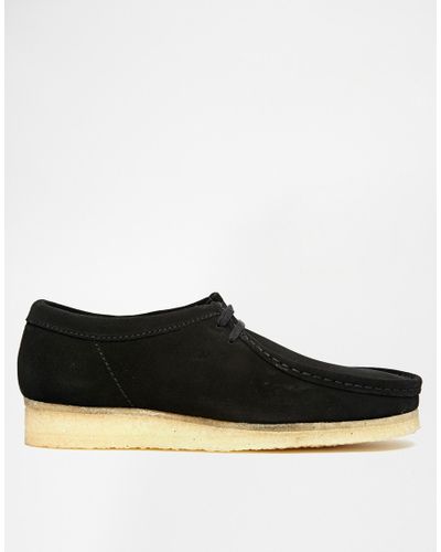 clark wallabee black