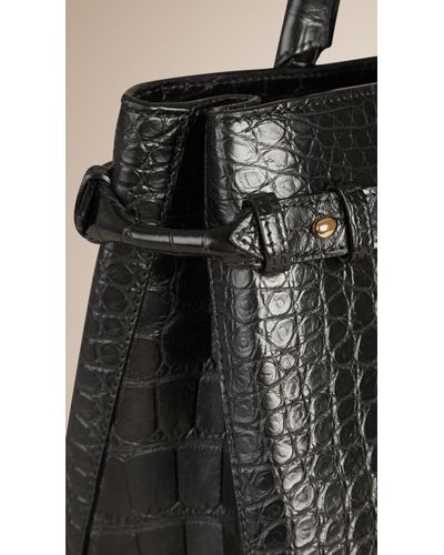 Burberry Leather The Medium Banner 