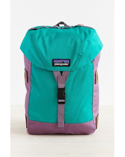 patagonia green backpack