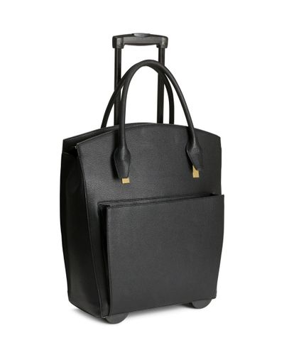 small weekend bag with wheels