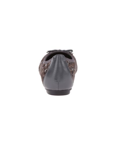 vionic minna leopard