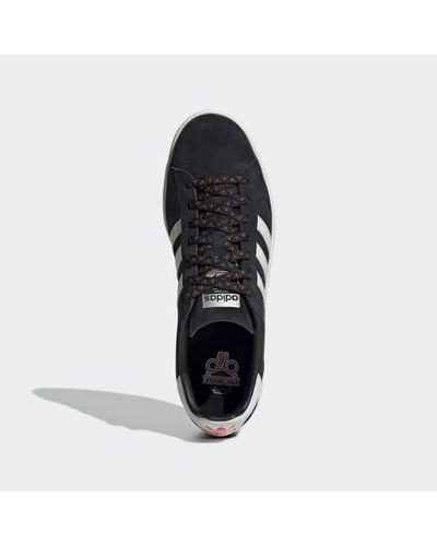 black adidas campus shoes