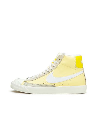 nike blazers yellow tick