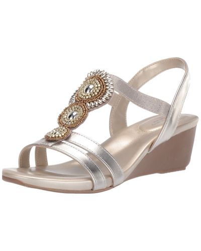 Bandolino Footwear Hartley Wedge Sandal in Gold (Metallic) - Lyst