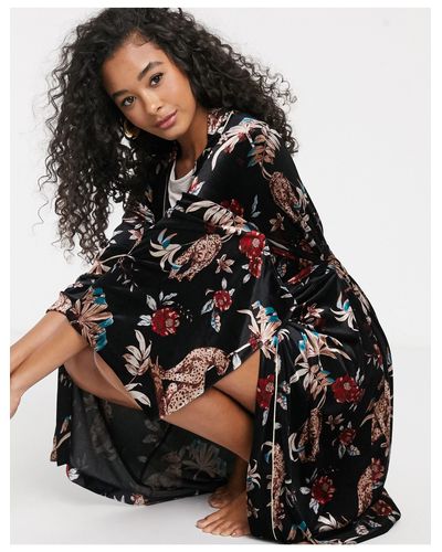 Women'secret Samt – Geblümter Kimono aus Samt mit Tigerprint in Schwarz |  Lyst DE