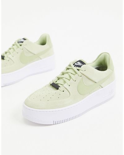 Air Force 1 - Sneakers scamosciate verde salviaNike in Pelle scamosciata di  colore Verde | Lyst