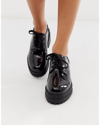 ▷ Kickers - Klio Kick Hi - Enkellaarzen met hakken en dikke zool in zwart |  ASOS Sale | 20% korting