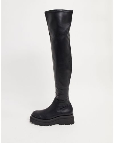 stradivarius pull on chelsea boots in black